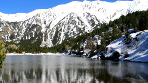 Vue panoramique du parc naturel régional des Pyrénées Catalanes