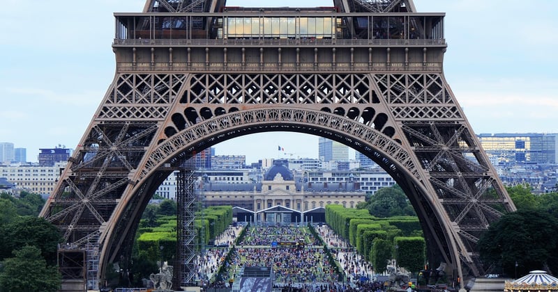 Organiser une surprise romantique à Paris : nos secrets pour un moment inoubliable