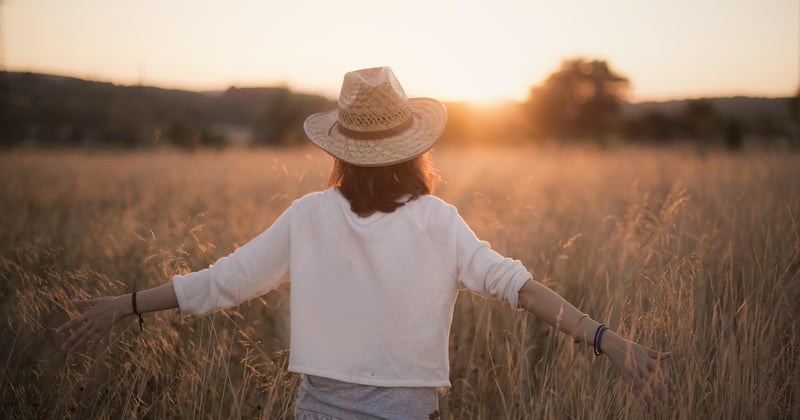 Voyager seule en toute sérénité : 15 conseils de sécurité essentiels pour les femmes