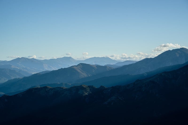 Randonnée en solitaire dans les Alpes françaises : le guide ultime